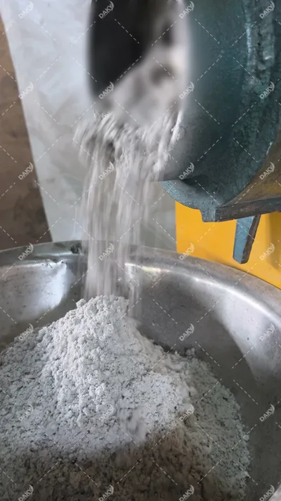 Glass Fiber Fabric → 20–40 Mesh project case image, Full-process case study: glass fiber fabric offcuts ground to 20–40 mesh on the ZFS-250. Demonstrates the anti-tangle structure and low-speed grinding performance on woven glass fiber fabric.